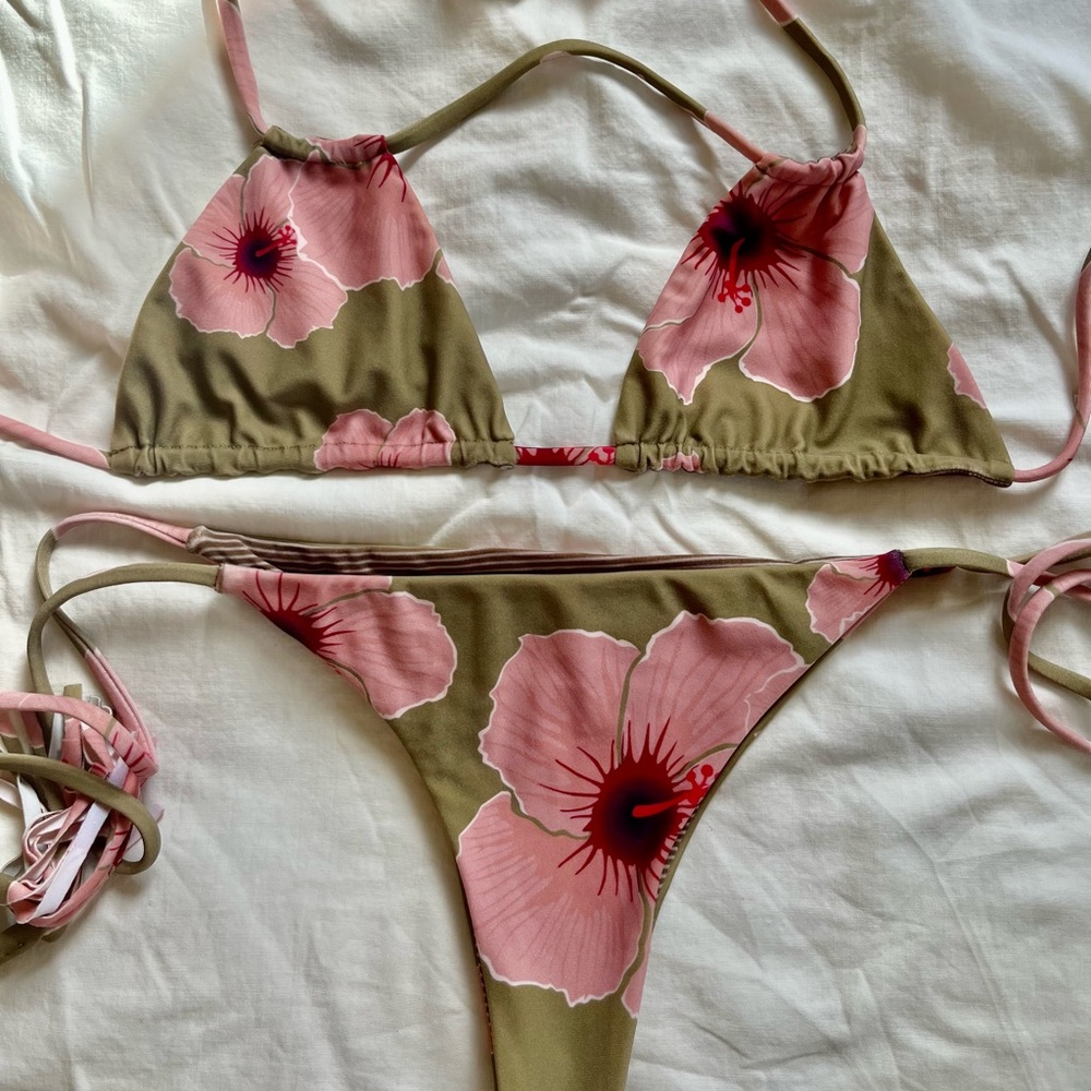 Acacia Islet set